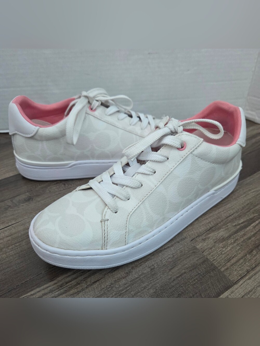Ciach Clip Low Top Sneakers White/Pink Signature Coated Canvas